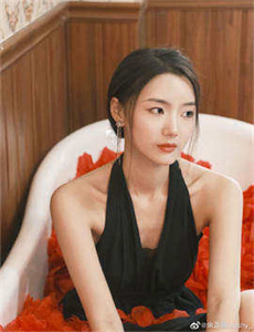 《宝宝坐下来自己慢慢摇视频-露阴图》